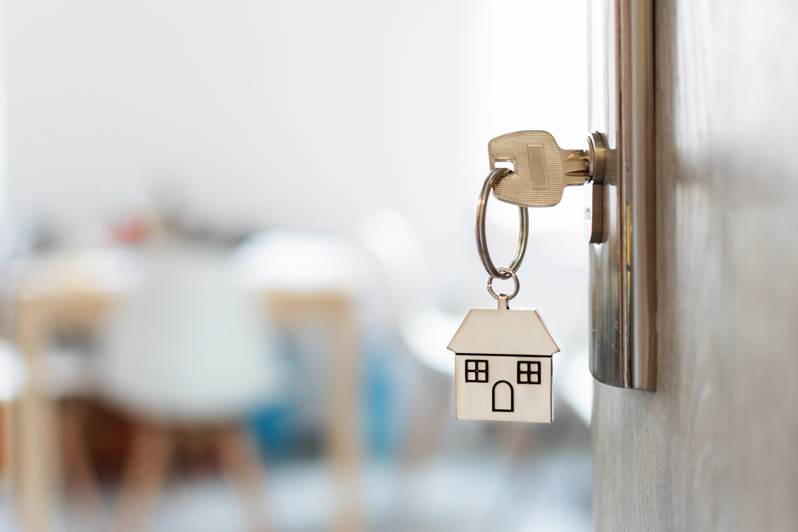 Why Choosing a Broker Over a Bank is a Smart Financial Decision